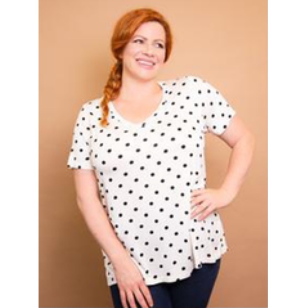 Polka dot Vneck Tee